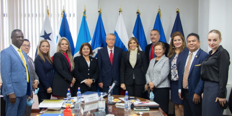 Centroamérica y RD ven avances en área espacial con apoyo de Rusia