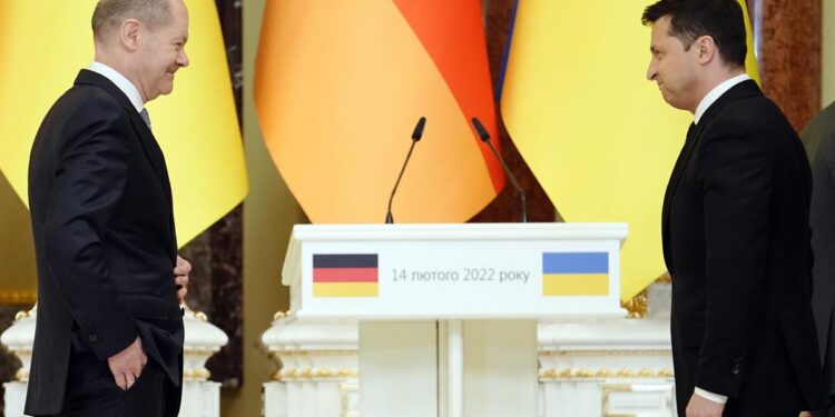 Canciller alemán asegura no hay "planes" para admitir a Ucrania en la OTAN