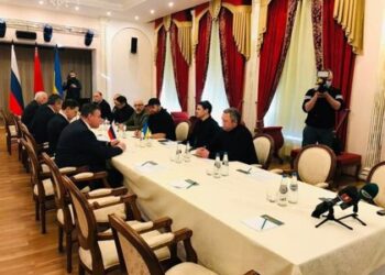 Delegaciones ucraniana y rusa ya están en Bielorrusia para iniciar el diálogo