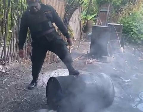 CECCOM desmantela fábrica de alcohol ilegal en Barahona