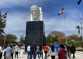 Miembros de Adompretur conocen la riqueza turística y cultural de Santo Domingo Este