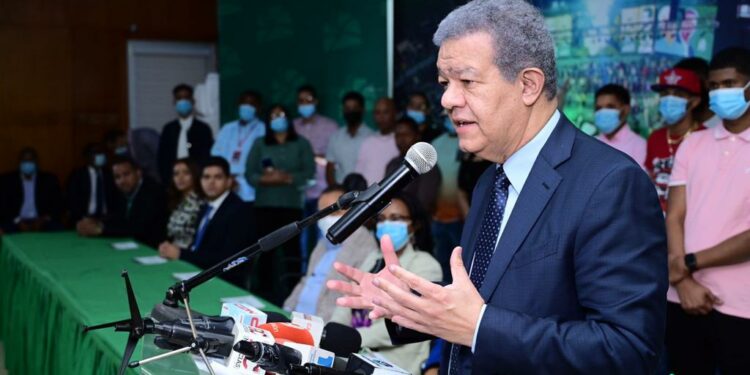 Declaraciones ácidas de Leonel Fernández contra el Gobierno