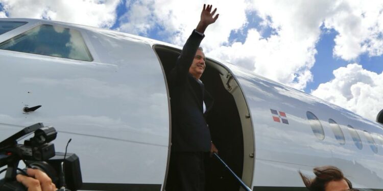 Abinader sale hacia Argentina y Chile, sostendrá encuentros con autoridades y empresarios