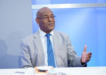 Dice que la oposición a la “reforma a la Constitución es la lucha entre lo viejo y lo nuevo”