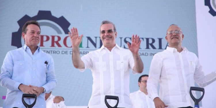 Ito Bisonó dice Zonas Francas en Santiago y La Vega lideran generación de empleos en el Cibao