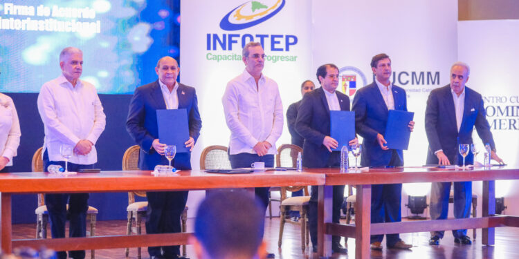 Acuerdo en RD para capacitar 4,000 técnicos de la industria 4.0 en dos años