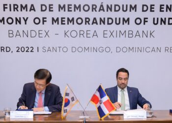  BANDEX firma acuerdo con EXIMBANK de Corea  por cien millones de dólares  
