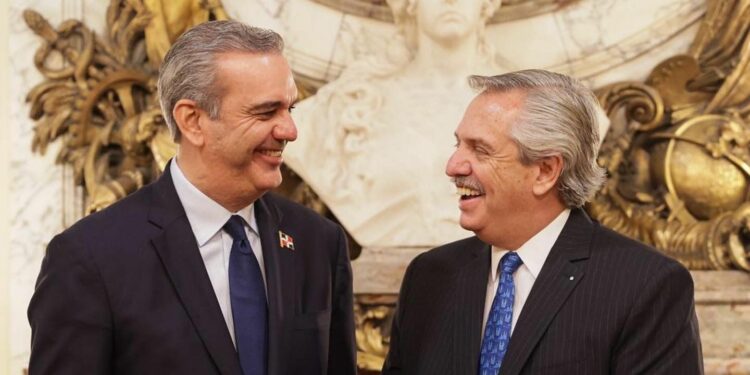 Dominicana y Argentina estrechan su colaboración con firmas de acuerdos