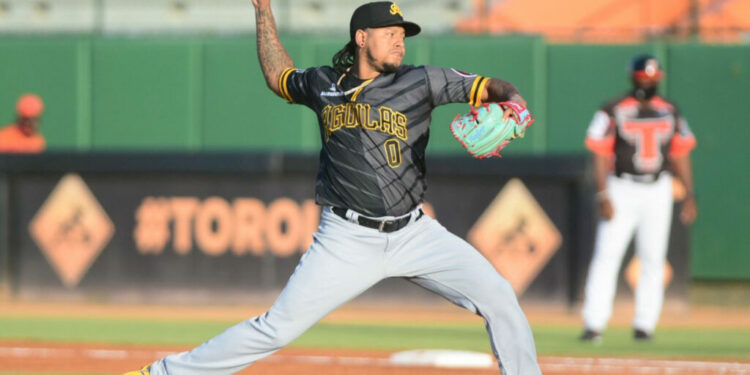 Carlos Martínez acuerda con los Gigantes contrato de liga menor