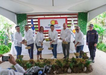 Gobierno inicia construcción de previsiones sanitarias de Las Galeras en Samaná
