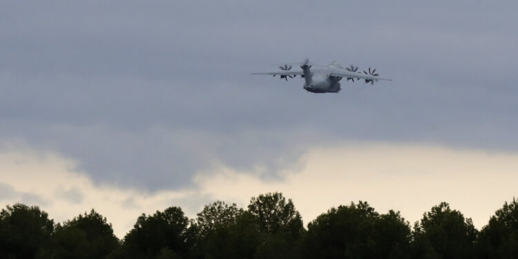 El quinto avión español con material ofensivo para Ucrania llega a su destino