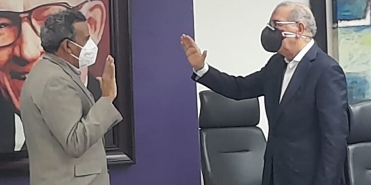 Seleccionan a Radhamés Segura para presidir el PLD en el Distrito Nacional.