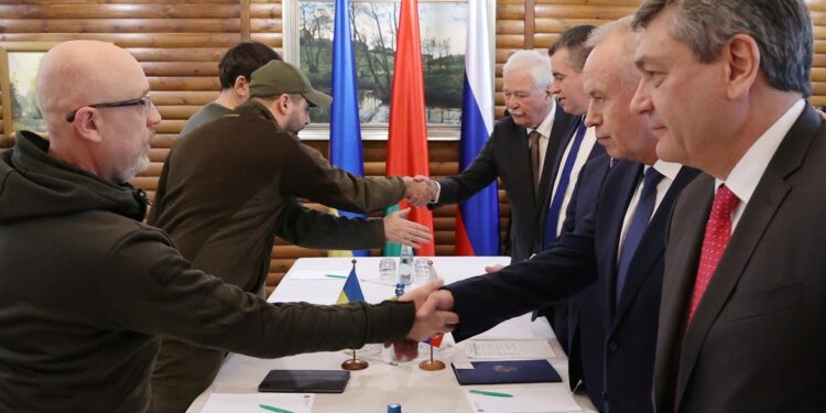 Arranca en Bielorrusia la segunda ronda de negociaciones entre Rusia y Ucrania