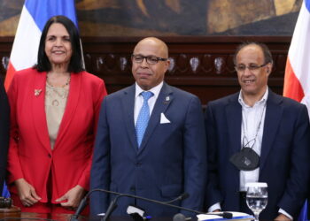 Expertos tratan sobre invasión a Ucrania y su impacto en RD