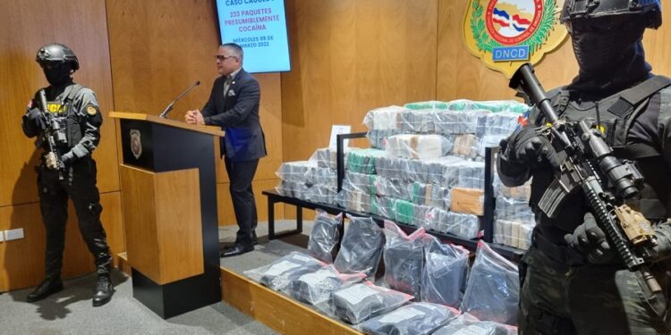 Incautan presunta cocaína venía de Guatemala con destino a Francia