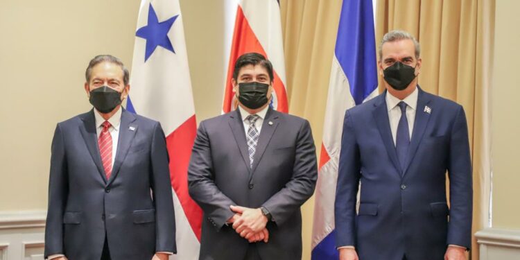 Los mandatarios de RD, Costa Rica y Panamá formalizan acuerdos