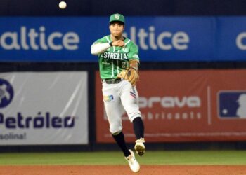 Estrellas cuentan con 24 jugadores en rosters de 40 MLB