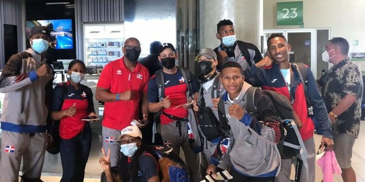 Boxeadores dominicanos parten para Guayaquil en busca de los juegos olímpicos