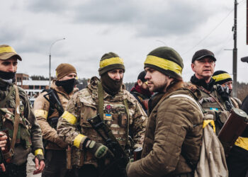 Fuerzas ucranianas liberan varios sectores de Chernígov y hablan de "pánico" entre las filas rusas