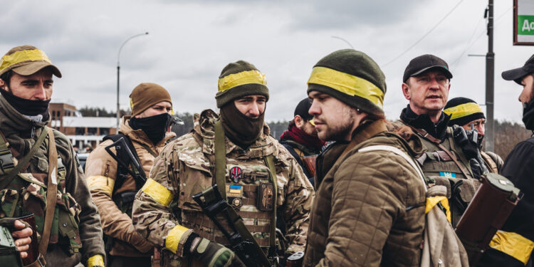 Fuerzas ucranianas liberan varios sectores de Chernígov y hablan de "pánico" entre las filas rusas