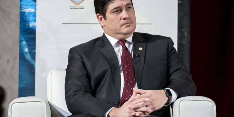 El presidente de Costa Rica ve "inaceptable" la situación en Nicaragua