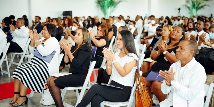 Certifican a 500 docentes de 39 universidades en la enseñanza virtual