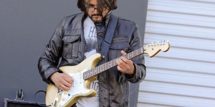 Gilberto Luna lanza su más reciente single instrumental “Long Way”