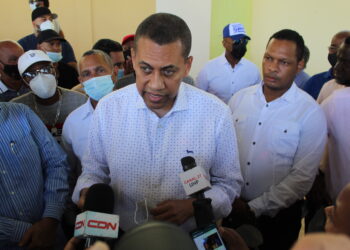 Guido dice: “Miguel Vargas debe estar riéndose con las muelas de atrás”