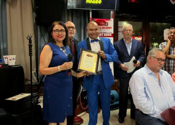 Reconocen líderes de República Dominicana en La Florida