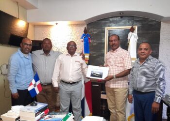 Colombianos presentan al alcalde de San Cristóbal proyecto de  Gas Natural 