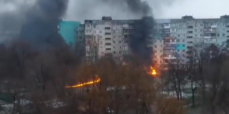 La vida en Mariúpol: los bombardeos rusos han convertido la zona "en un auténtico infierno"