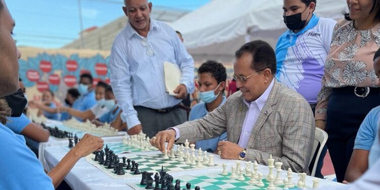 CND gradúa jóvenes en SD Este como agentes en prevención en el deporte