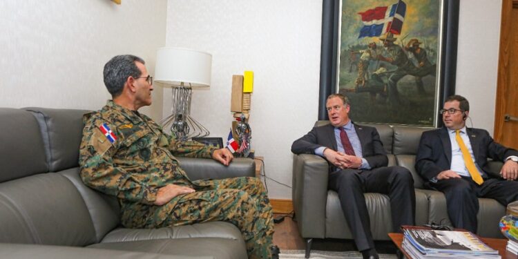 Subsecretario Defensa de EE. UU se reúne con Ministro de Defensa dominicano
