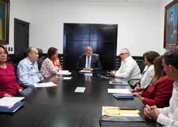 Procuran evitar la contratación de maestros privados en ejercicio.