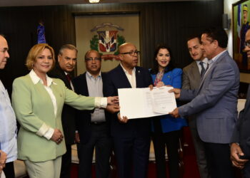 Cámara de Diputados recibe propuesta de ley para el desarrollo agroindustrial