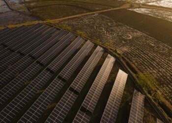 MARTÍ y CNE acuerdan inyectar 43 MWn de energía solar al sistema eléctrico 