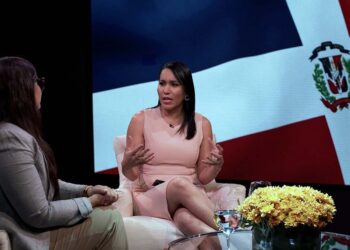 Oficial Embajada USA explica qué hacer si se vence tu pasaporte americano