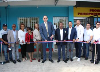 PROMESE/CAL reabre Farmacia del Pueblo en Maternidad de Los  Mina