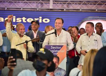 Más de dos mil maestros apoyan aspiraciones presidenciales de Abel Martínez