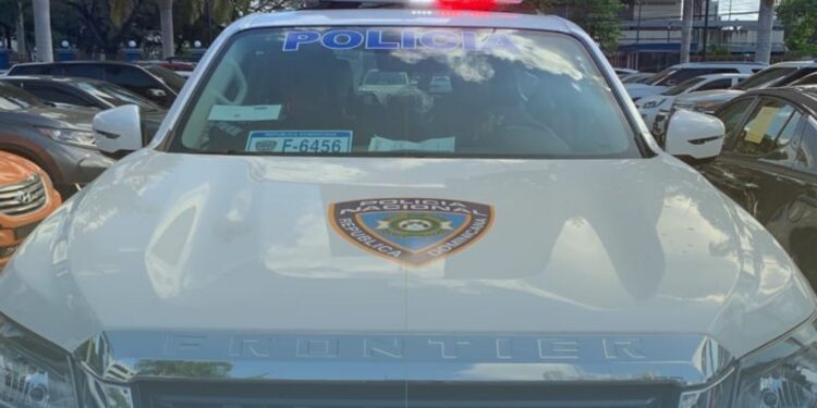 Policía apresa dos hombres que asaltaron tres personas con falsas ventas por redes sociales