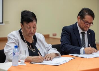 World Vision RD dona inmuebles al Inaipi para la construcción de estancias infantiles