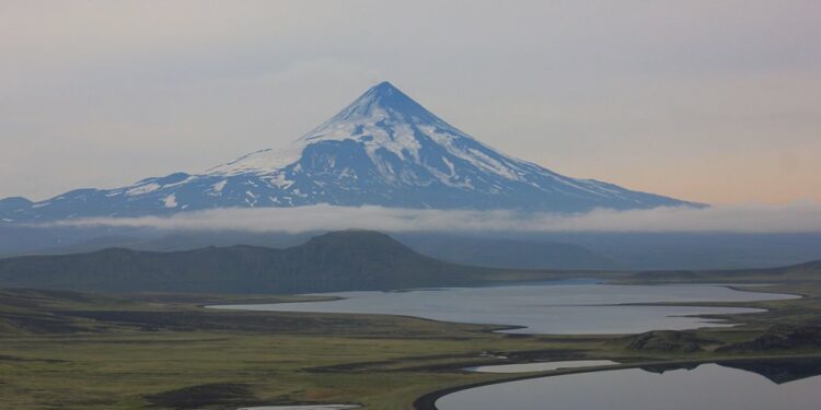 El agua determina la profundidad del magma