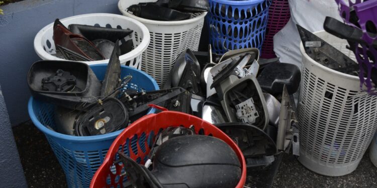 Ocupan en Villa Juana más de 10,000 mil unidades de piezas de vehículos robadas