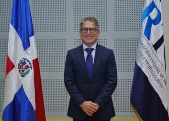 Iván Ruiz asume como director general de la televisora estatal CERTV