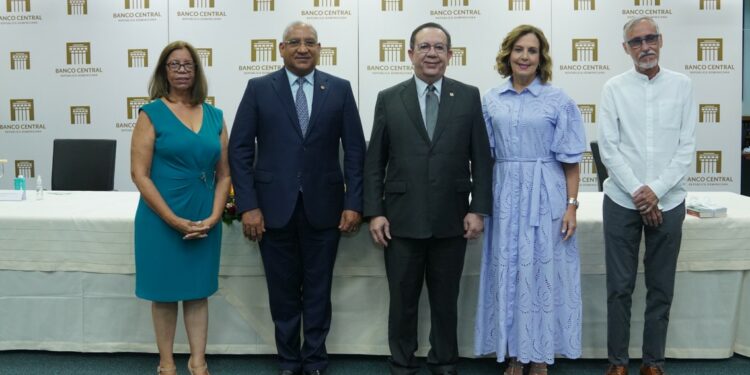 BCRD pone en circulación nuevas obras en la Feria del Libro de Santo Domingo