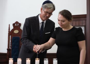 Recuerdan a las víctimas del holocausto con solemne acto en República Dominicana