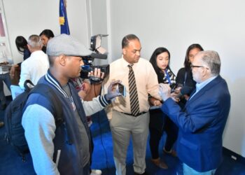 Ministro Ceara Hatton explica fines del proyecto de ley tasa cero