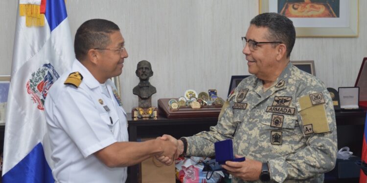 Militares de RD y Colombia tratan en reunión sobre combate al narcotráfico en el Caribe