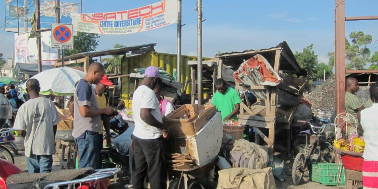 Piden al primer ministro de Haití decretar el estado de emergencia ante violencia de bandas