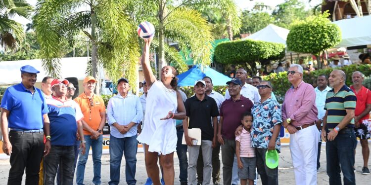 Inaugurada versión 26 del voleibol playero en Hato Mayor